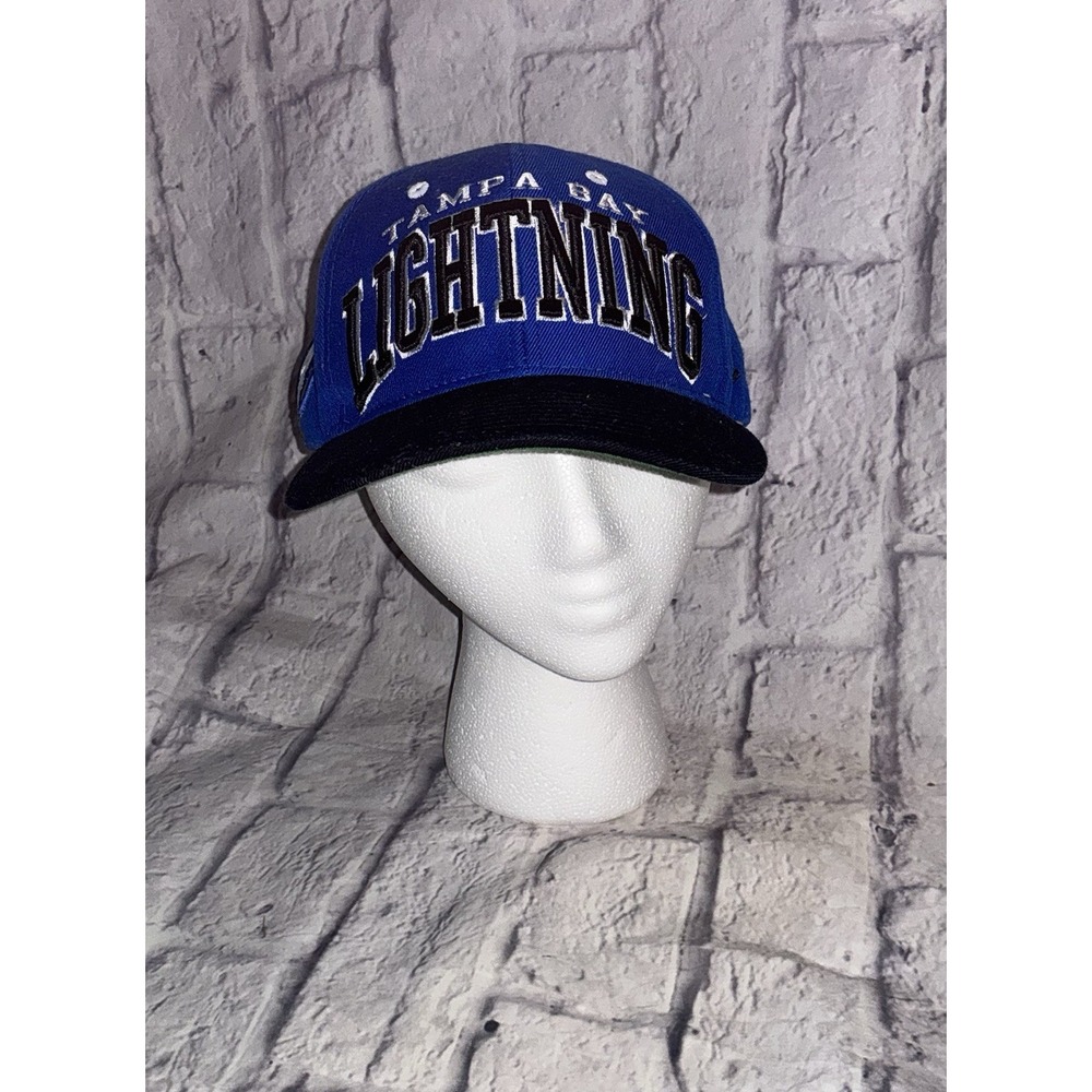 Zephyr/NHL Tampa Bay Lightning Embroidered Snapback Cap